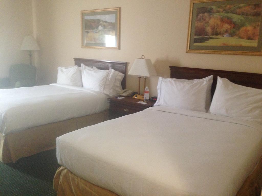 Holiday Inn Express Mount Pleasant- Scottdale By Ihg Oda fotoğraf